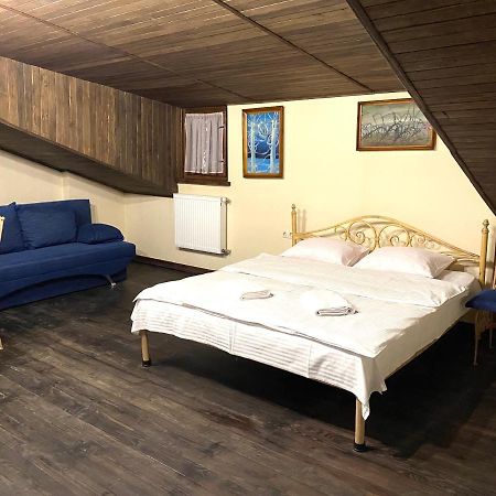 Квартира В Центрі На Вулиці Лесі Українки 19 Aparthotel Lviv Bagian luar foto