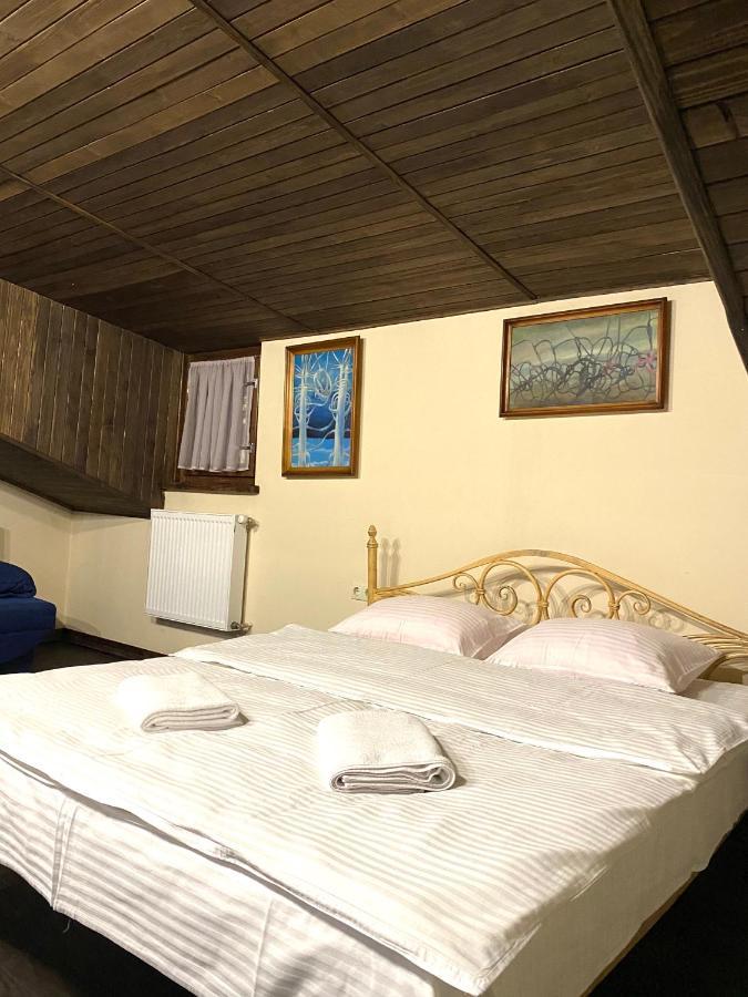 Квартира В Центрі На Вулиці Лесі Українки 19 Aparthotel Lviv Bagian luar foto