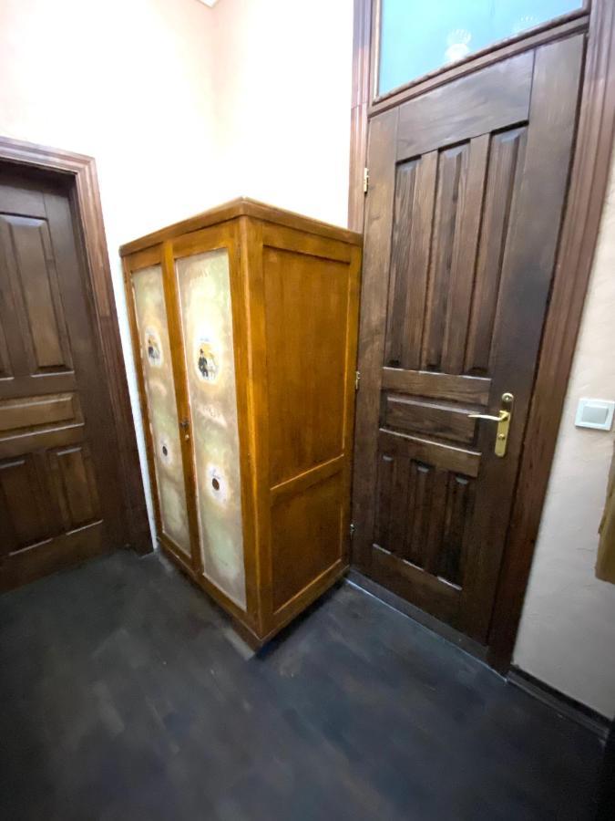 Квартира В Центрі На Вулиці Лесі Українки 19 Aparthotel Lviv Bagian luar foto