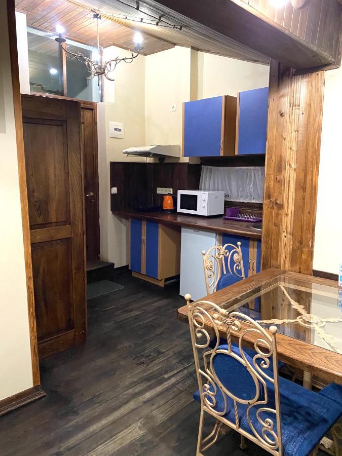 Квартира В Центрі На Вулиці Лесі Українки 19 Aparthotel Lviv Bagian luar foto