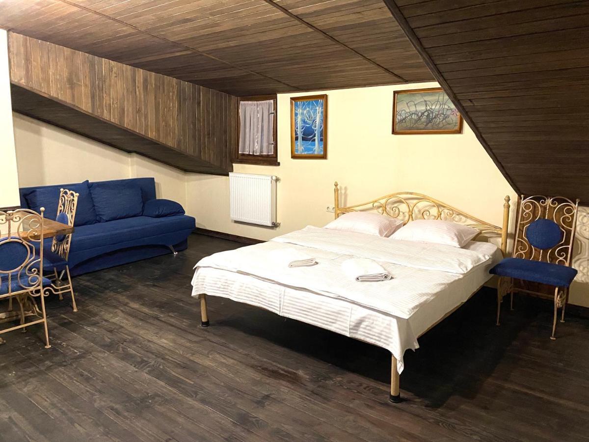 Квартира В Центрі На Вулиці Лесі Українки 19 Aparthotel Lviv Bagian luar foto