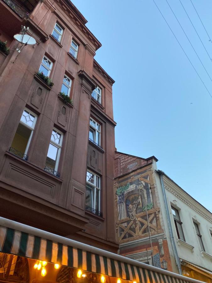 Квартира В Центрі На Вулиці Лесі Українки 19 Aparthotel Lviv Bagian luar foto